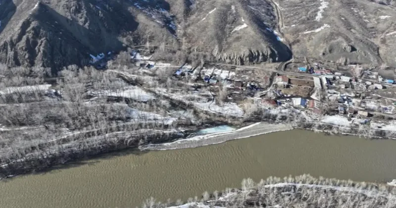 Паводки оставили село в Акмолинской области без транспортного сообщения