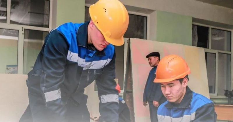 Президент еңбек жағдайларын жетілдіруге қатысты заңға қол қойды