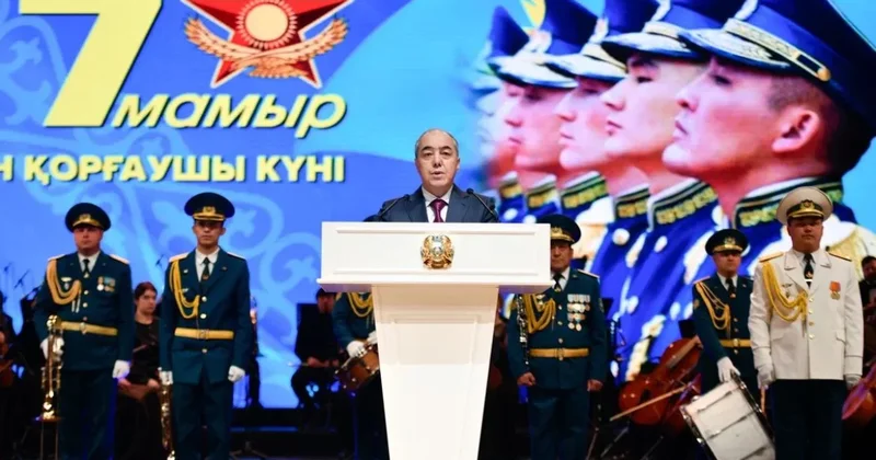 БҚО әкімі өңір халқын Отан қорғаушы күнімен құттықтады