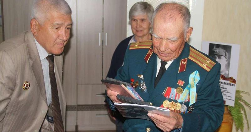 Исполнили марши и вальсы