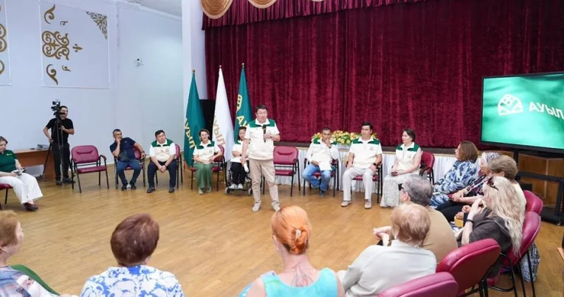 Ауыл партиясы ерекше балалардың ата аналарымен кездесті