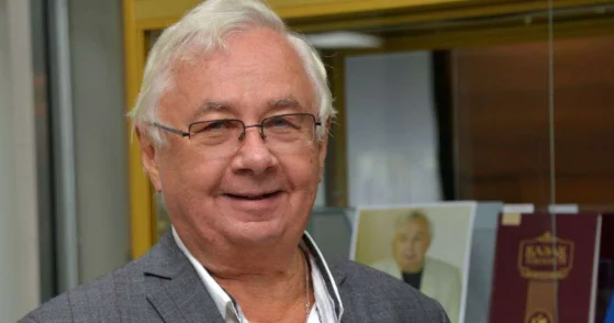 Человек высоких моральных качеств : Токаев поздравил народного писателя Казахстана