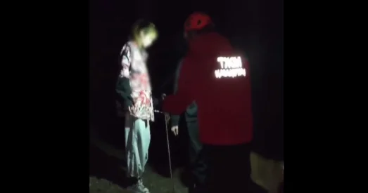 В Алматы спасатели помогли двум заблудившимся туристам в горах