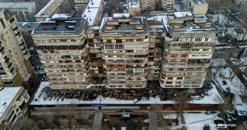 Алматыдағы Үш батыр ТК да заңсыз қайта құру жұмыстары тоқтатылды: не болды