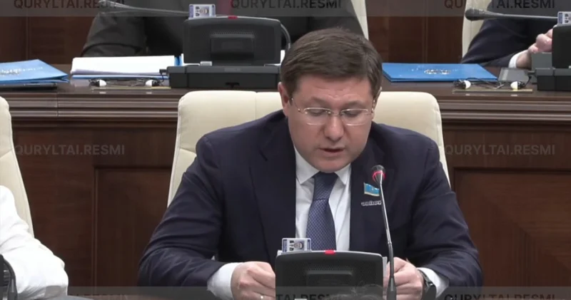 Халық салалық дәрігерге жазылу үшін әбігерге түседі Арман Жансеңгіров