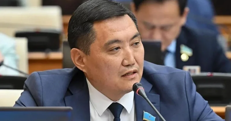 Жена депутата Базарбека показала их скромное жилье, но казахстанцы не поверили