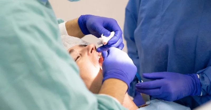 Пациентка проглотила стоматологическую насадку в Атырау