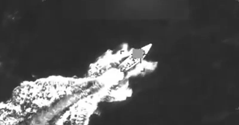 Мы вас убьем : США ударили по судну в Карибском море (видео)