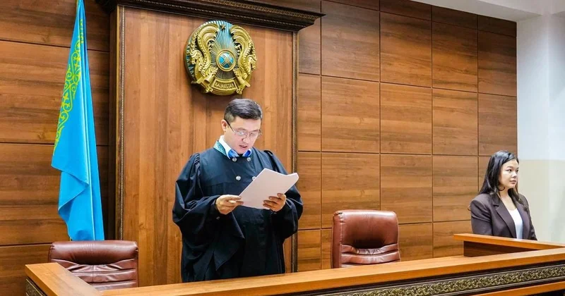 Esirtkisiz Elorda: молодежь Астаны приняла участие в имитационном суде против наркотиков