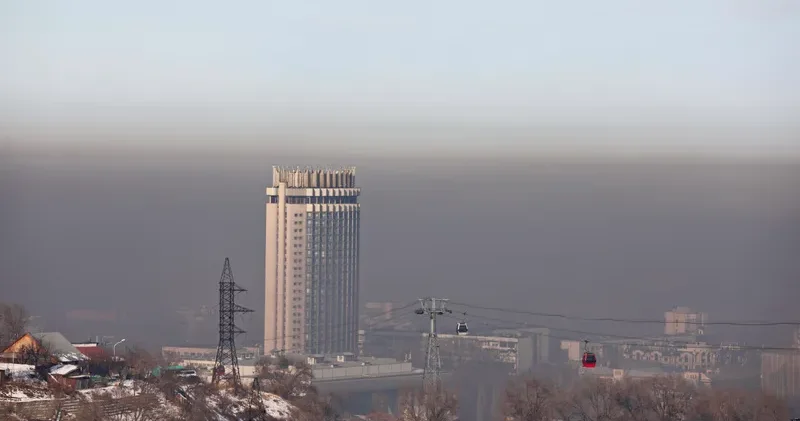 Атырау және Алматы тұрғындарына ескерту жасалды: ауада зиянды заттар көбеюі мүмкін