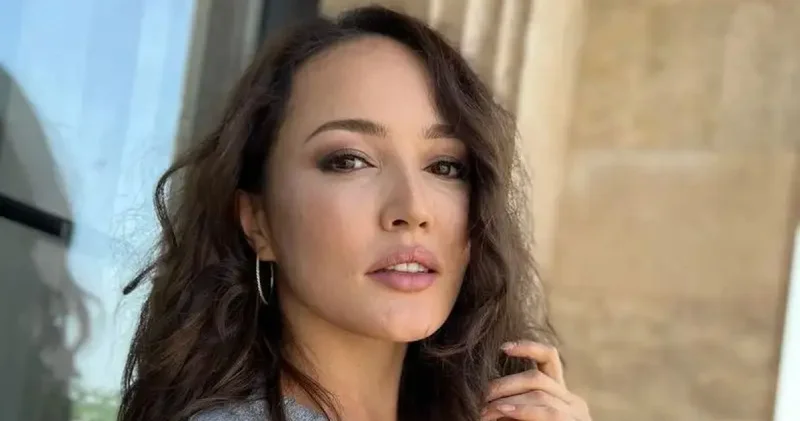 Өзі сияқты сұп сұлу қызы бар : ана атанған Кәмшат Жолдыбаева сахнаға оралуы мүмкін