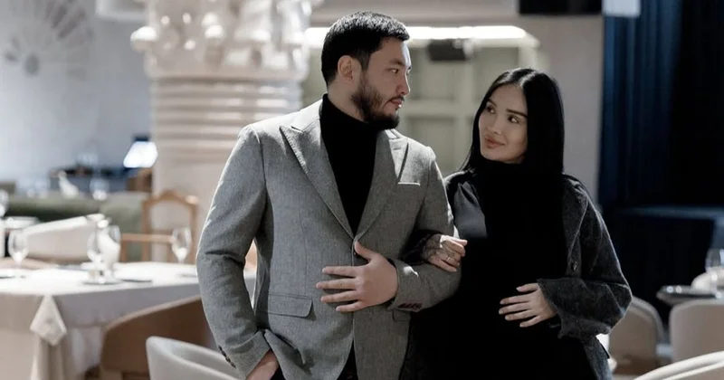 Столько уюта и счастья : беременная Базакова устроила фотосессию с мужем и детьми