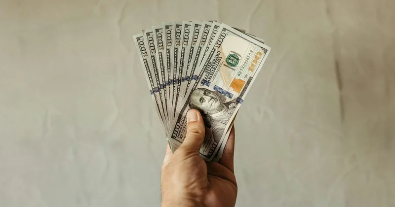 Не знал о запрете : 2500 долларов забрали у казахстанца, несмотря на оправдания