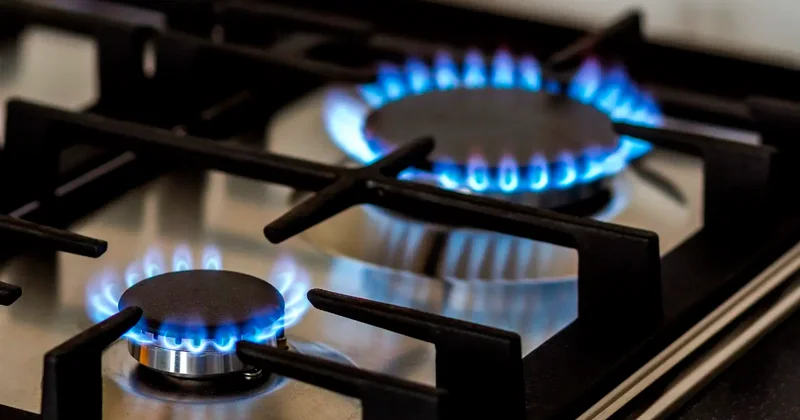 ДТП привело к утечке газа в частном секторе Алматы