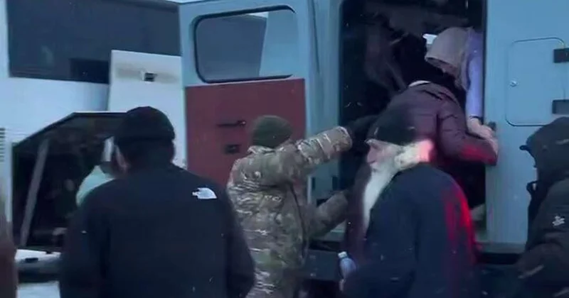 Ақмолада тас жолда бұзылған автобустан 50 ден астам шетелдік азамат эвакуацияланды