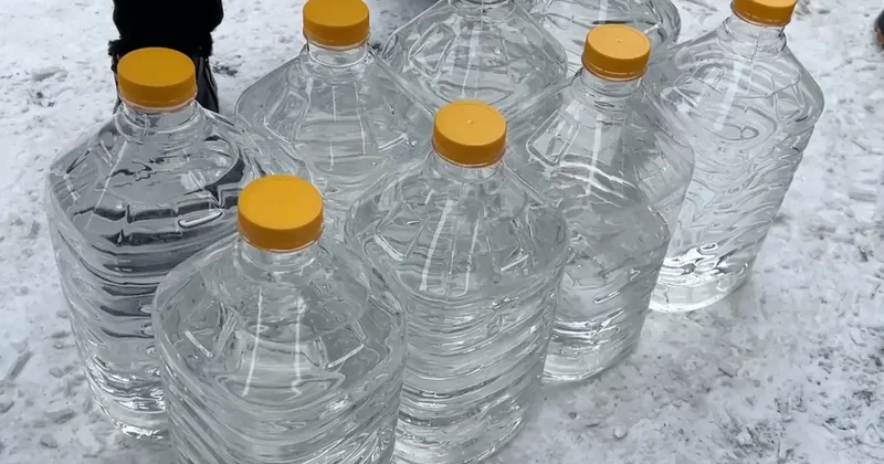 Акцию против незаконной продажи алкоголя провели молодые люди на рынке Караганды