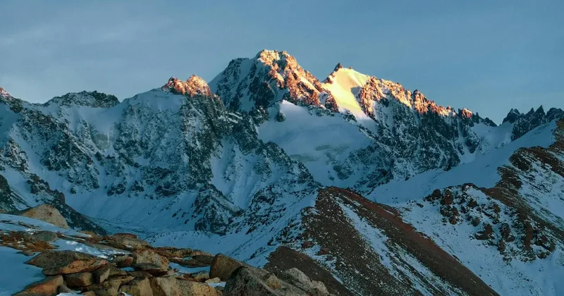 Жителей и гостей Алматы попросили отказаться от походов в горы