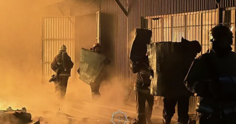 Алматыда қоймадан өрт шықты