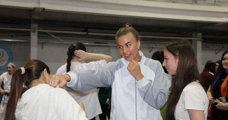 В Петропавловске чемпионка мира по боксу научила женщин защищаться