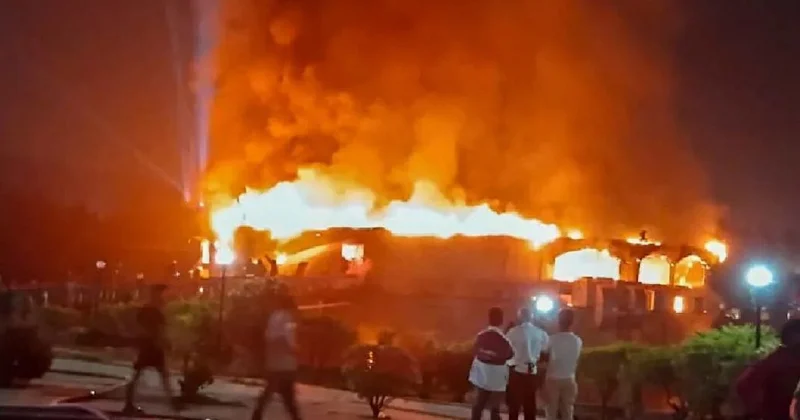 Ночной клуб сгорел на пляже в Гоа: больше 20 человек погибли (видео)