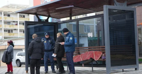 Тело мужчины обнаружили на остановке в Актау