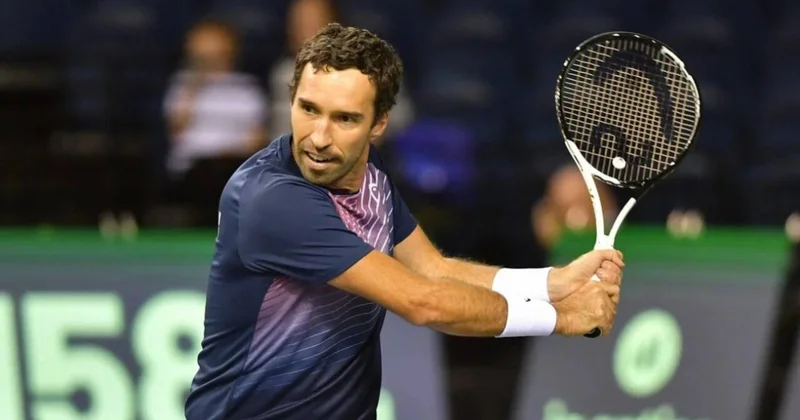 Михаил Кукушкин ширек финалға шықты