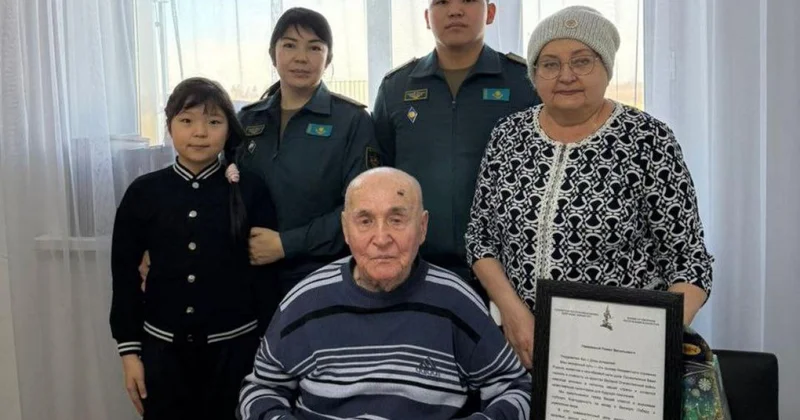 Әскерилер майдангерді қос мерекемен құттықтады