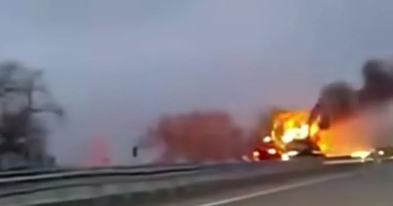 Автомобиль взорвался на трассе в Алматинской области: есть погибшие (видео)