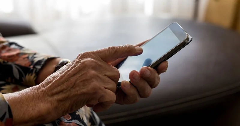 Пенсионерку из ВКО оштрафовали почти на 500 тыс. тенге из за сообщений в WhatsApp