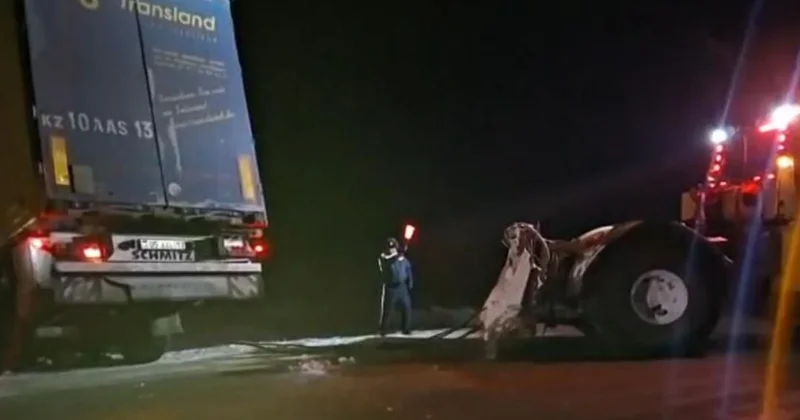 Китайским дальнобойщикам помогли полицейские на трассе в СКО