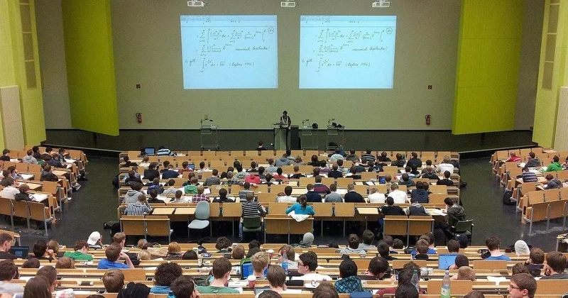 Обещал устроить в вуз за деньги: астанчанина подозревают в мошенничестве