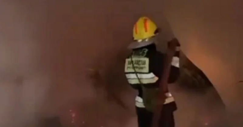 Повышенный ранг : серьезный пожар произошел в мебельном цехе под Алматы