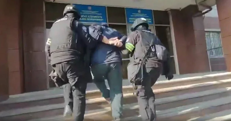 Шетелдік азамат Қазақстанда алаяқтар тобын құрған