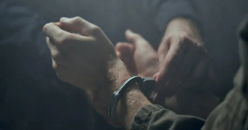 Алматыда қазақ қыздарына тіл тигізген ресейлік стримерлер 15 тәулікке қамалды