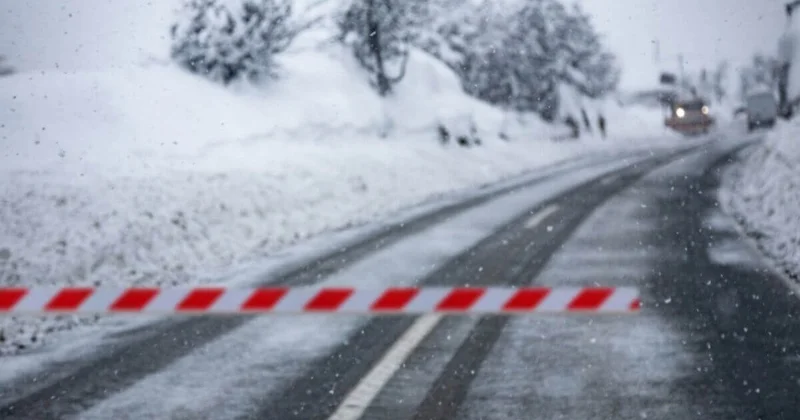 Трассы закрыты из за непогоды в двух регионах Казахстана