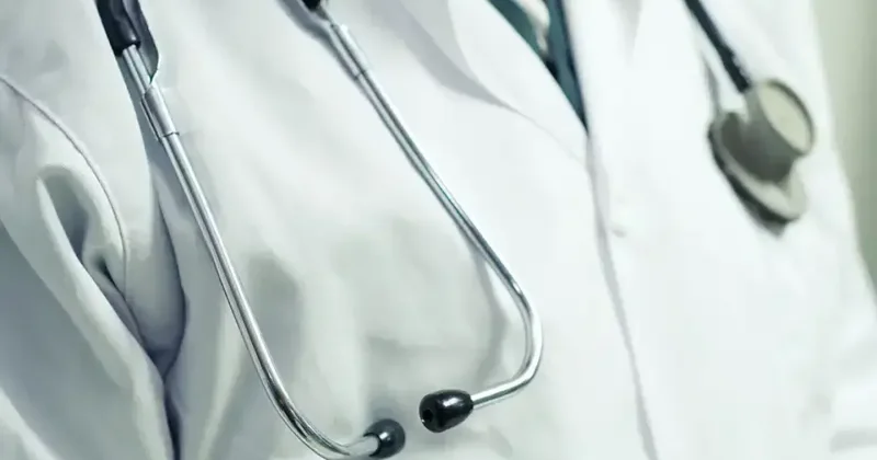 Сотрудникам скорой и инфекционных служб повысят зарплату что ещё меняется в казахстанской медицине