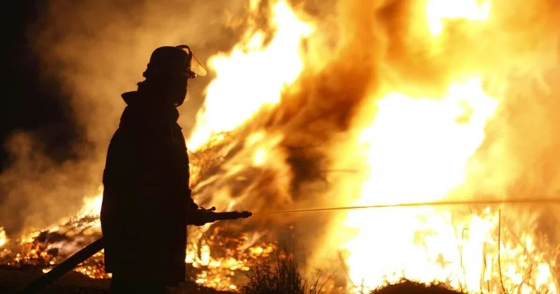 Пожар в кафе Астаны: огонь охватил 120 квадратных метров