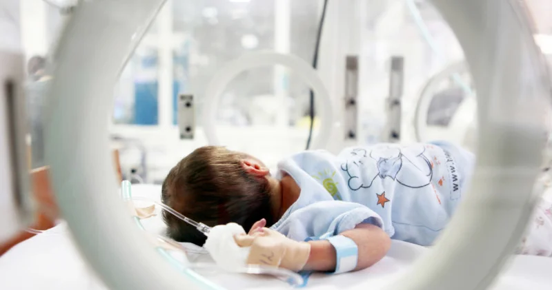 Алматыда салмағы 730 грамм нәресте дүниеге келді