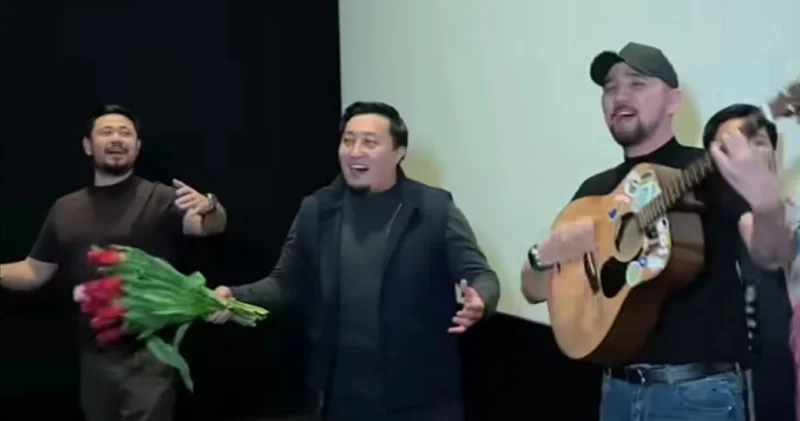 Өнер қырандары көрерменді мерекеде ерекше құттықтады