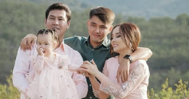 Дубайда зымыран жарылысының ортасында қалған Жанболат пен Жазираның ұлы елге қалай оралғанын айтты