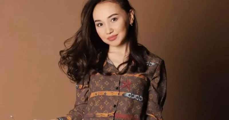 Перизат Қайрат тазалаушы болып жұмыс істеп жүр