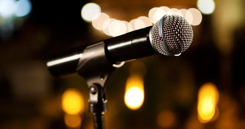 Деньги за билеты на отменённый концерт Akmal вернули казахстанцам через суд