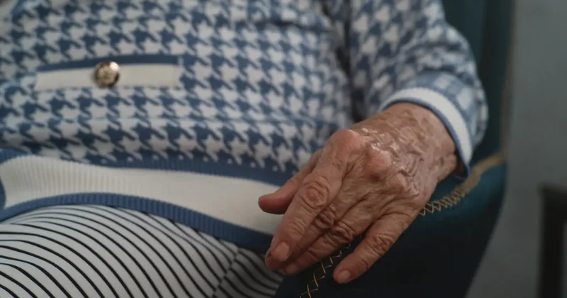 Оформлял кредиты на пенсионеров: экс менеджера банка задержали в Карагандинской области