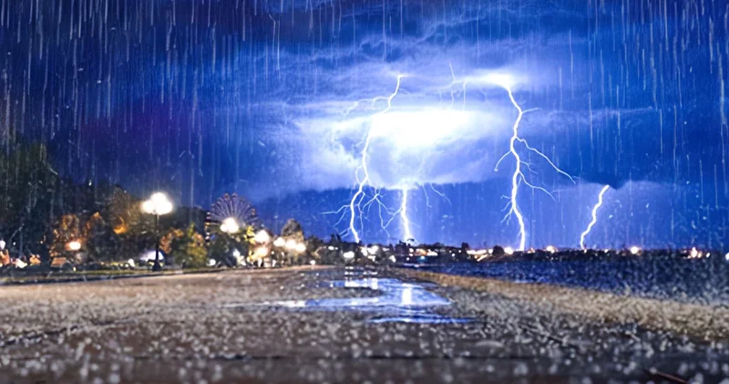 Жаңбыр, тұман, найзағай: Еліміздің басым бөлігінде ауа райына байланысты ескерту жарияланды