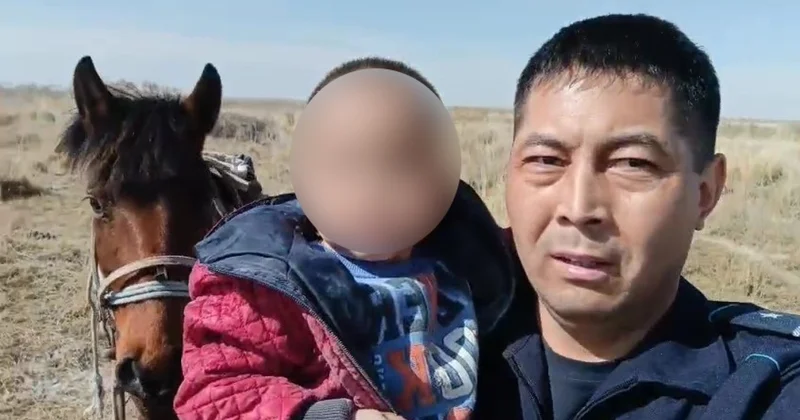 Айналайын, келе ғой : полицейский верхом нашёл потерявшегося малыша в степи