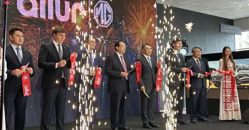 В Алматы открылся новый автоцентр Allur MG с участием мэра Шанхая