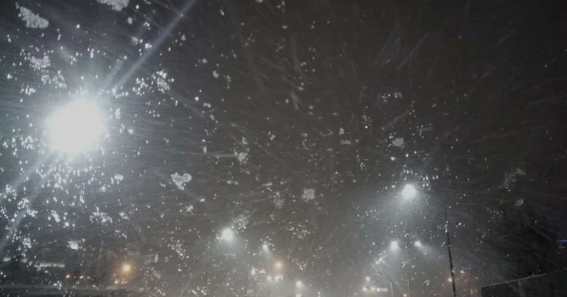 Дожди со снегом надвигаются на Казахстан