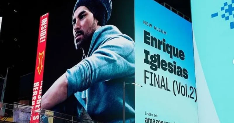 Поцелуи с фанатками: концерт Энрике Иглесиаса проверят на нормы морали