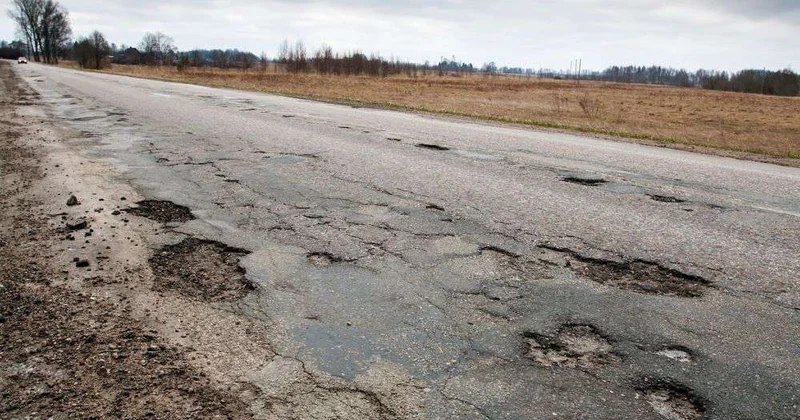 Вместе со снегом растаял… асфальт
