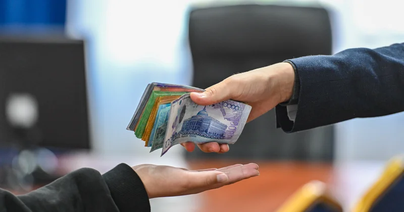 Италияға саяхат және қымбат техника: Астанада емхана басшылығы бюджет қаржысын жымқырған